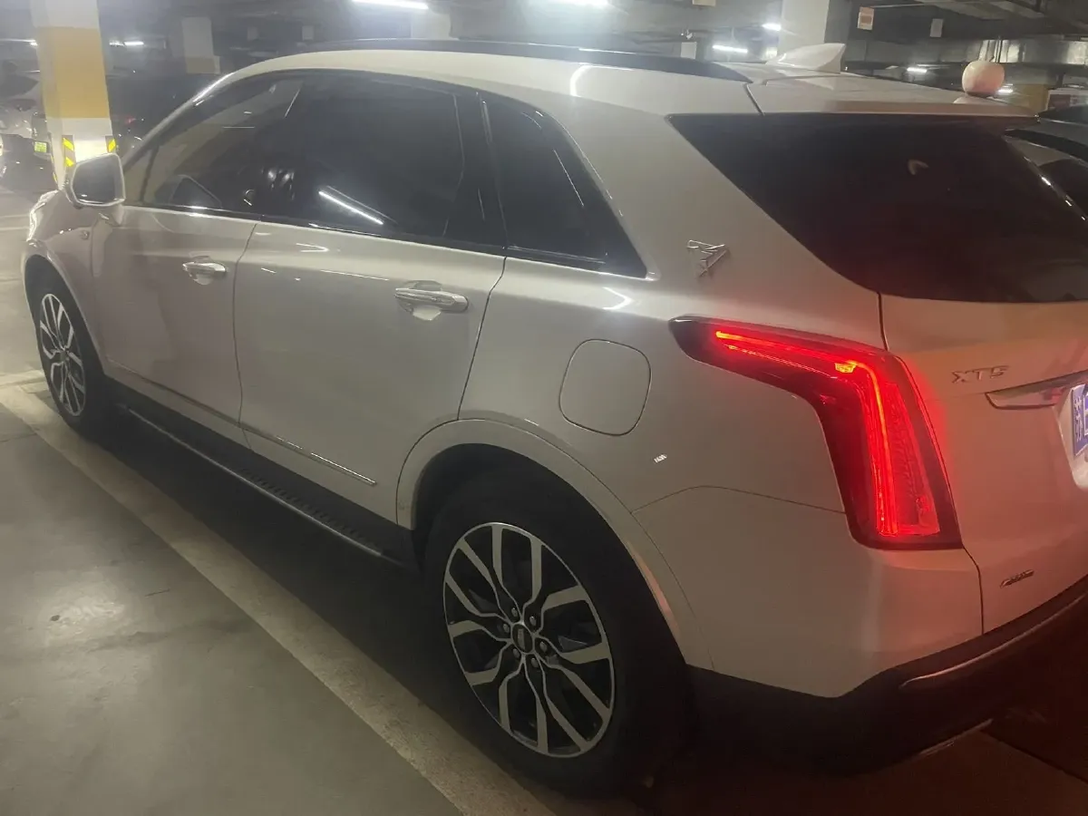 2022 Cadillac XT5 2.0T 237HP L4 9AT,autocango,china used car exporter,china ev exporter,chinese used car exporter,chinese used ev exporter