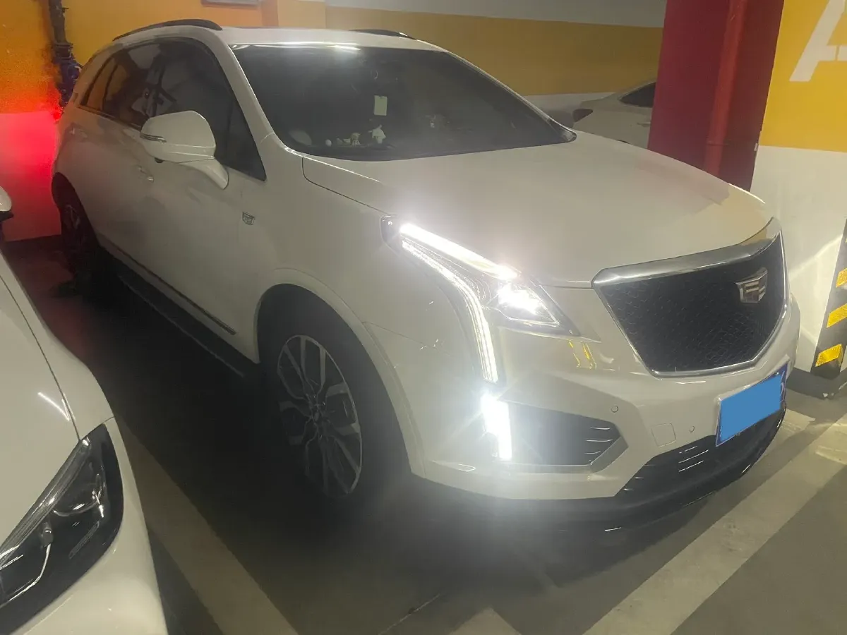 2022 Cadillac XT5 2.0T 237HP L4 9AT,autocango,china used car exporter,china ev exporter,chinese used car exporter,chinese used ev exporter