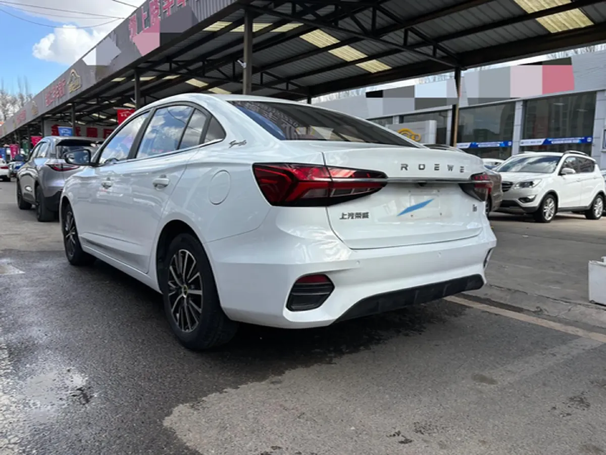 2021 Roewe i5 1.5L 120HP L4 CVT,autocango,china used car exporter,china ev exporter,chinese used car exporter,chinese used ev exporter