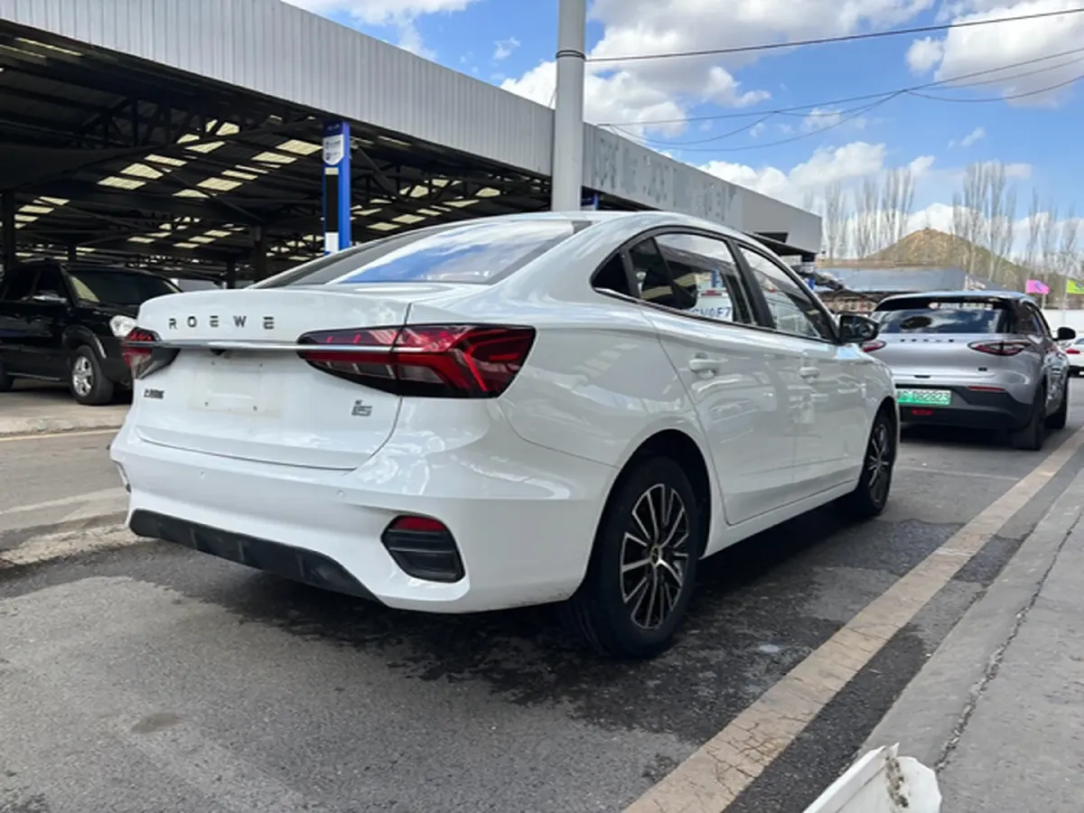 2021 Roewe i5 1.5L 120HP L4 CVT,autocango,china used car exporter,china ev exporter,chinese used car exporter,chinese used ev exporter