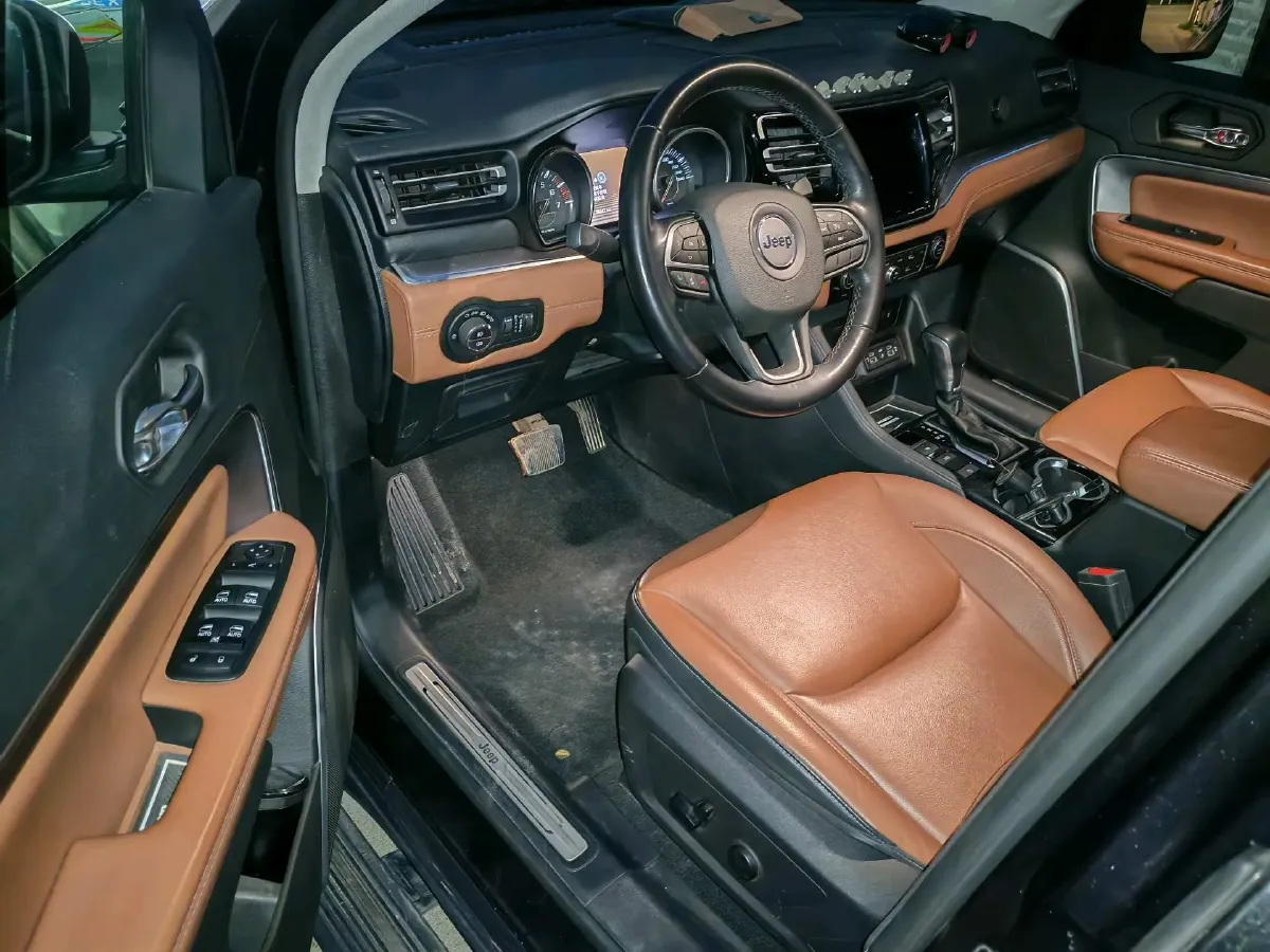 2021 Lincoln Corsair 2.0T 245HP L4 8AT,autocango,china used car exporter,china ev exporter,chinese used car exporter,chinese used ev exporter