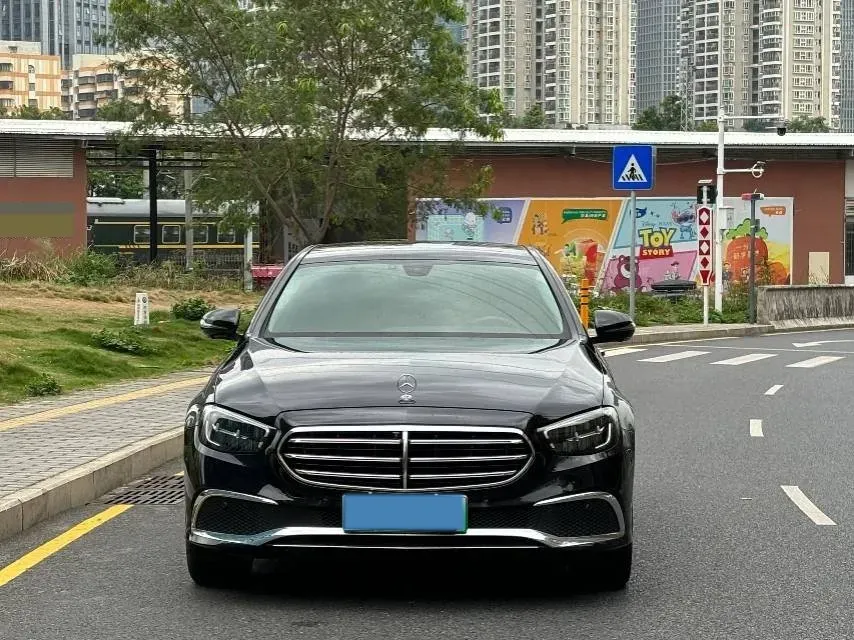 2022 Mercedes-Benz E Class 2.0T 211HP L4 9AT PHEV 25.4KWH,autocango,china used car exporter,china ev exporter,chinese used car exporter,chinese used ev exporter