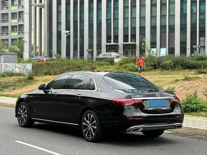 2022 Mercedes-Benz E Class 2.0T 211HP L4 9AT PHEV 25.4KWH,autocango,china used car exporter,china ev exporter,chinese used car exporter,chinese used ev exporter