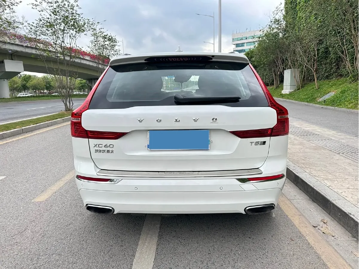2020 Volvo XC60 2.0T 254HP L4 8AT,autocango,china used car exporter,china ev exporter,chinese used car exporter,chinese used ev exporter