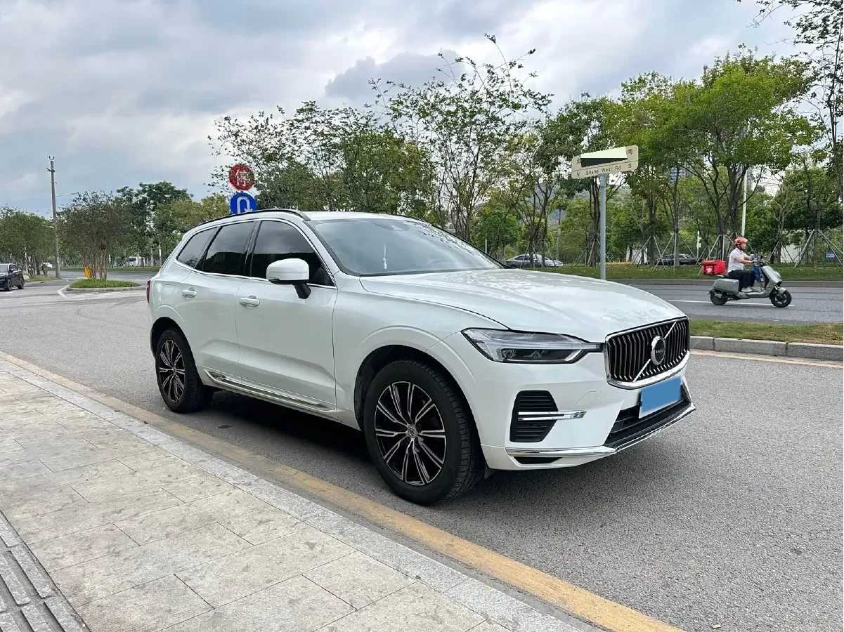 2020 Volvo XC60 2.0T 254HP L4 8AT,autocango,china used car exporter,china ev exporter,chinese used car exporter,chinese used ev exporter