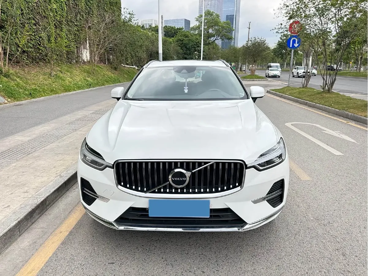 2020 Volvo XC60 2.0T 254HP L4 8AT,autocango,china used car exporter,china ev exporter,chinese used car exporter,chinese used ev exporter