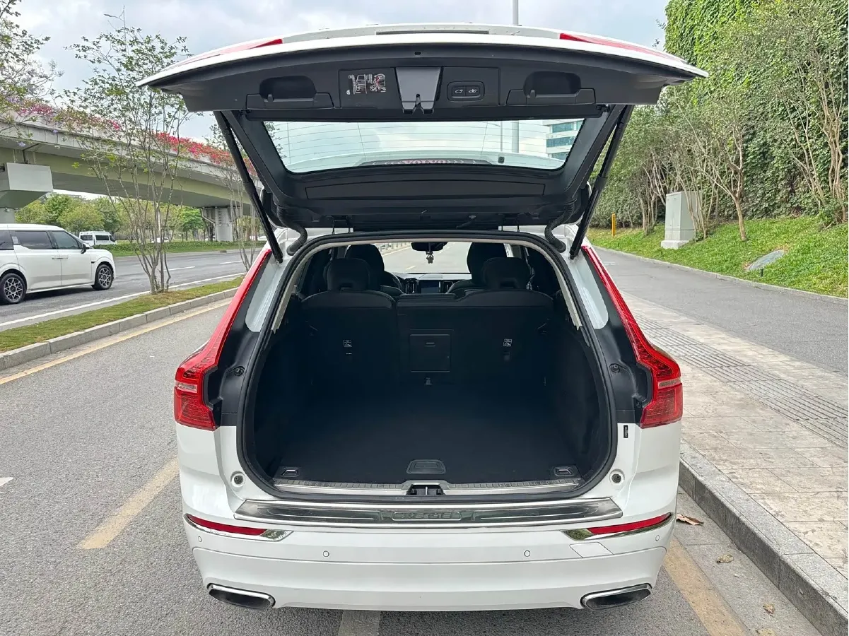 2020 Volvo XC60 2.0T 254HP L4 8AT,autocango,china used car exporter,china ev exporter,chinese used car exporter,chinese used ev exporter