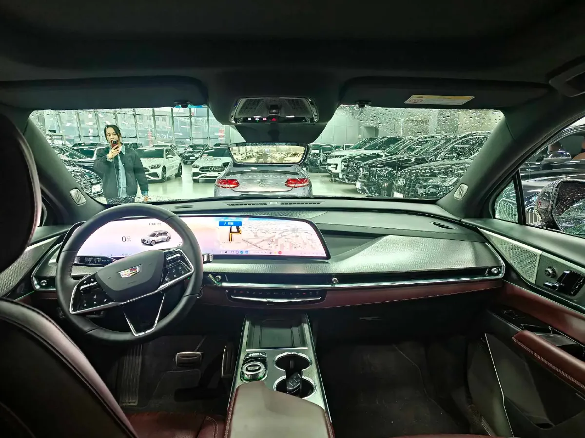 2025 Cadillac XT5 2.0T 237HP L4 9AT,autocango,china used car exporter,china ev exporter,chinese used car exporter,chinese used ev exporter