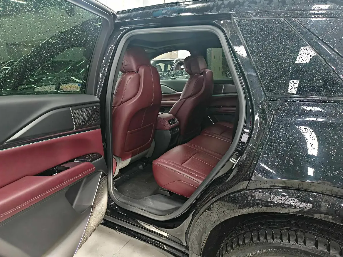 2025 Cadillac XT5 2.0T 237HP L4 9AT,autocango,china used car exporter,china ev exporter,chinese used car exporter,chinese used ev exporter