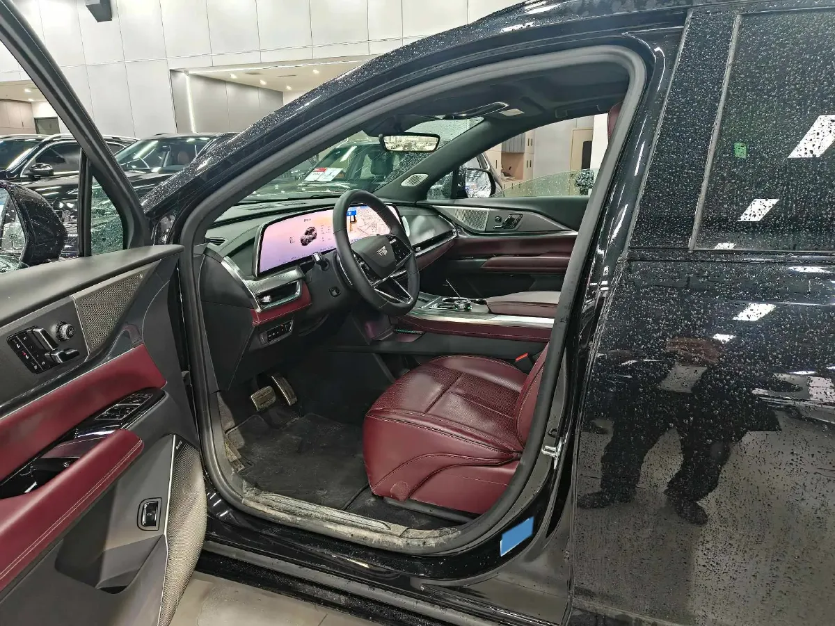 2025 Cadillac XT5 2.0T 237HP L4 9AT,autocango,china used car exporter,china ev exporter,chinese used car exporter,chinese used ev exporter