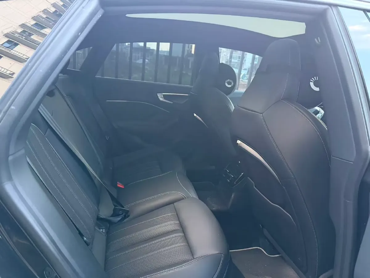 2026 Audi A5L Sportback 2.0T 204HP L4 7DCT,autocango,china used car exporter,china ev exporter,chinese used car exporter,chinese used ev exporter
