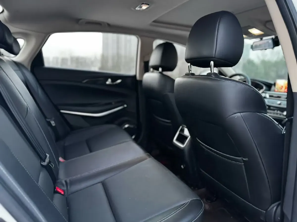 2020 ChangAn Raeton CC 1.5T 156HP L4 6AT,autocango,china used car exporter,china ev exporter,chinese used car exporter,chinese used ev exporter