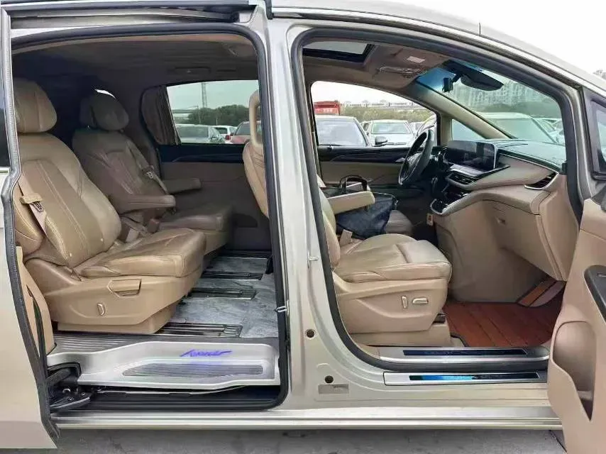 2021 Buick GL8 2.0T 237HP L4 9AT,autocango,china used car exporter,china ev exporter,chinese used car exporter,chinese used ev exporter