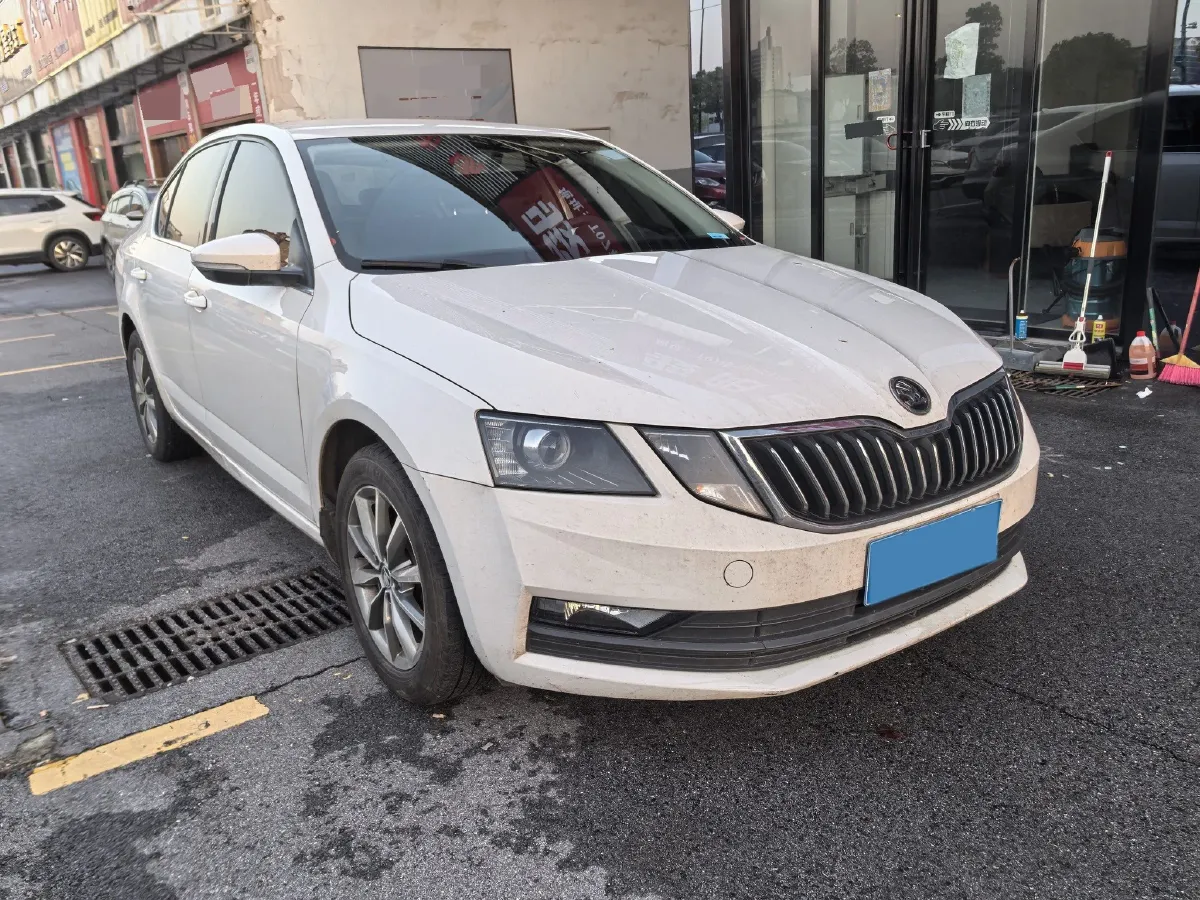 2021 Skoda Octavia 1.5L 113HP L4 6AT,autocango,china used car exporter,china ev exporter,chinese used car exporter,chinese used ev exporter