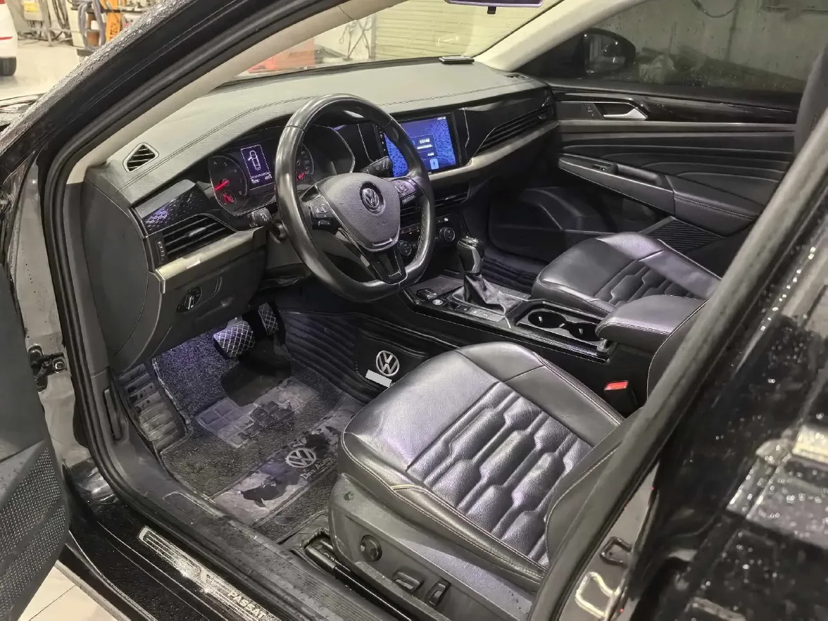 2020 Volkswagen Passat 2.0T 186HP L4 7DCT,autocango,china used car exporter,china ev exporter,chinese used car exporter,chinese used ev exporter