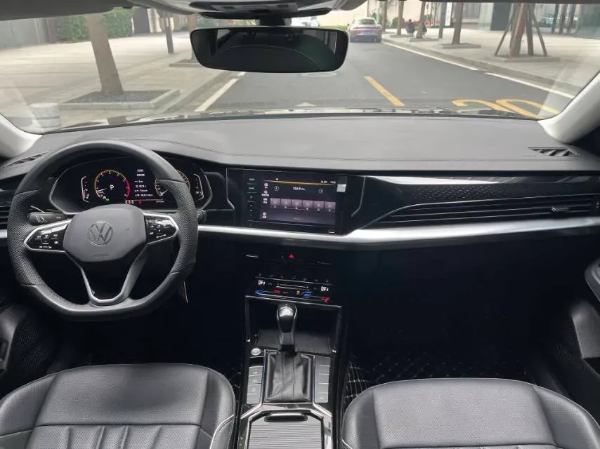 2024 Volkswagen Passat 2.0T 220HP L4 7DCT,autocango,china used car exporter,china ev exporter,chinese used car exporter,chinese used ev exporter