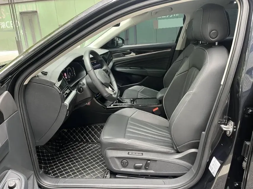 2024 Volkswagen Passat 2.0T 220HP L4 7DCT,autocango,china used car exporter,china ev exporter,chinese used car exporter,chinese used ev exporter