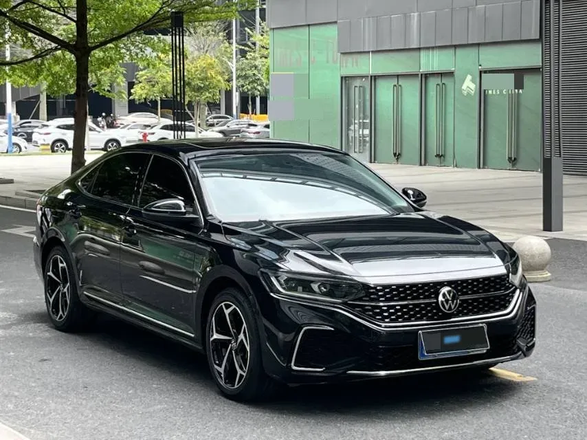 2024 Volkswagen Passat 2.0T 220HP L4 7DCT,autocango,china used car exporter,china ev exporter,chinese used car exporter,chinese used ev exporter