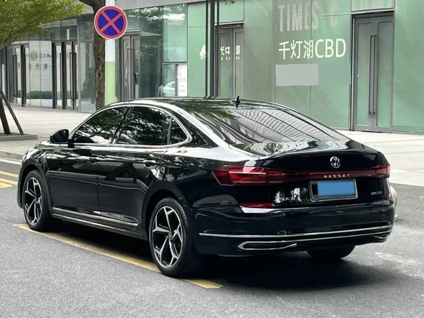 2024 Volkswagen Passat 2.0T 220HP L4 7DCT,autocango,china used car exporter,china ev exporter,chinese used car exporter,chinese used ev exporter