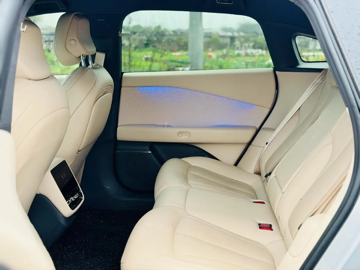 2024 Xpeng P7+ BEV 60.7KWH,autocango,china used car exporter,china ev exporter,chinese used car exporter,chinese used ev exporter