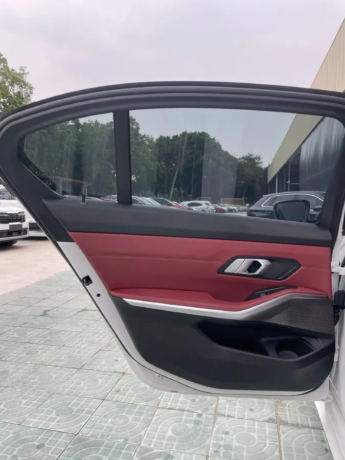 2023 BMW 3 Series 2.0T 156HP L4 8AT,autocango,china used car exporter,china ev exporter,chinese used car exporter,chinese used ev exporter