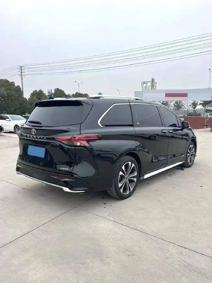 2023 Toyota Granvia 2.5L 189HP L4 E-CVT Hybrid,autocango,china used car exporter,china ev exporter,chinese used car exporter,chinese used ev exporter