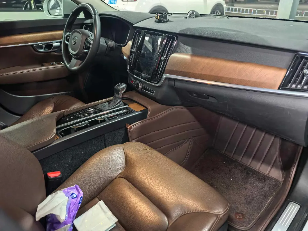2020 Volvo S90 2.0T 250HP L4 8AT,autocango,china used car exporter,china ev exporter,chinese used car exporter,chinese used ev exporter