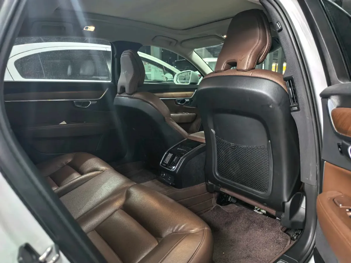 2020 Volvo S90 2.0T 250HP L4 8AT,autocango,china used car exporter,china ev exporter,chinese used car exporter,chinese used ev exporter