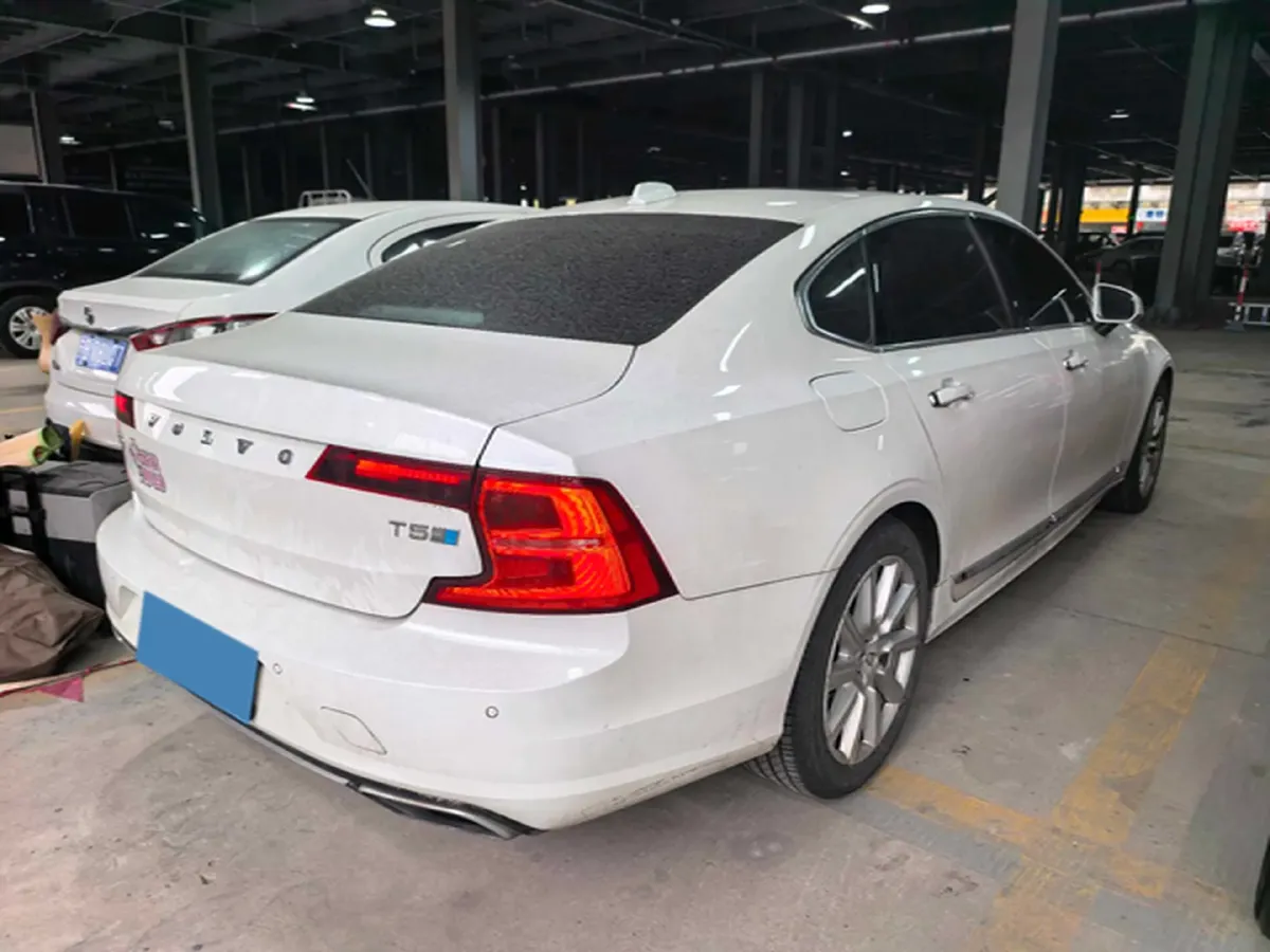 2020 Volvo S90 2.0T 250HP L4 8AT,autocango,china used car exporter,china ev exporter,chinese used car exporter,chinese used ev exporter