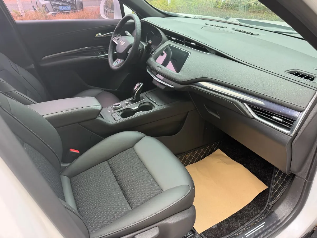 2020 Cadillac XT4 2.0T 241HP L4 9AT,autocango,china used car exporter,china ev exporter,chinese used car exporter,chinese used ev exporter