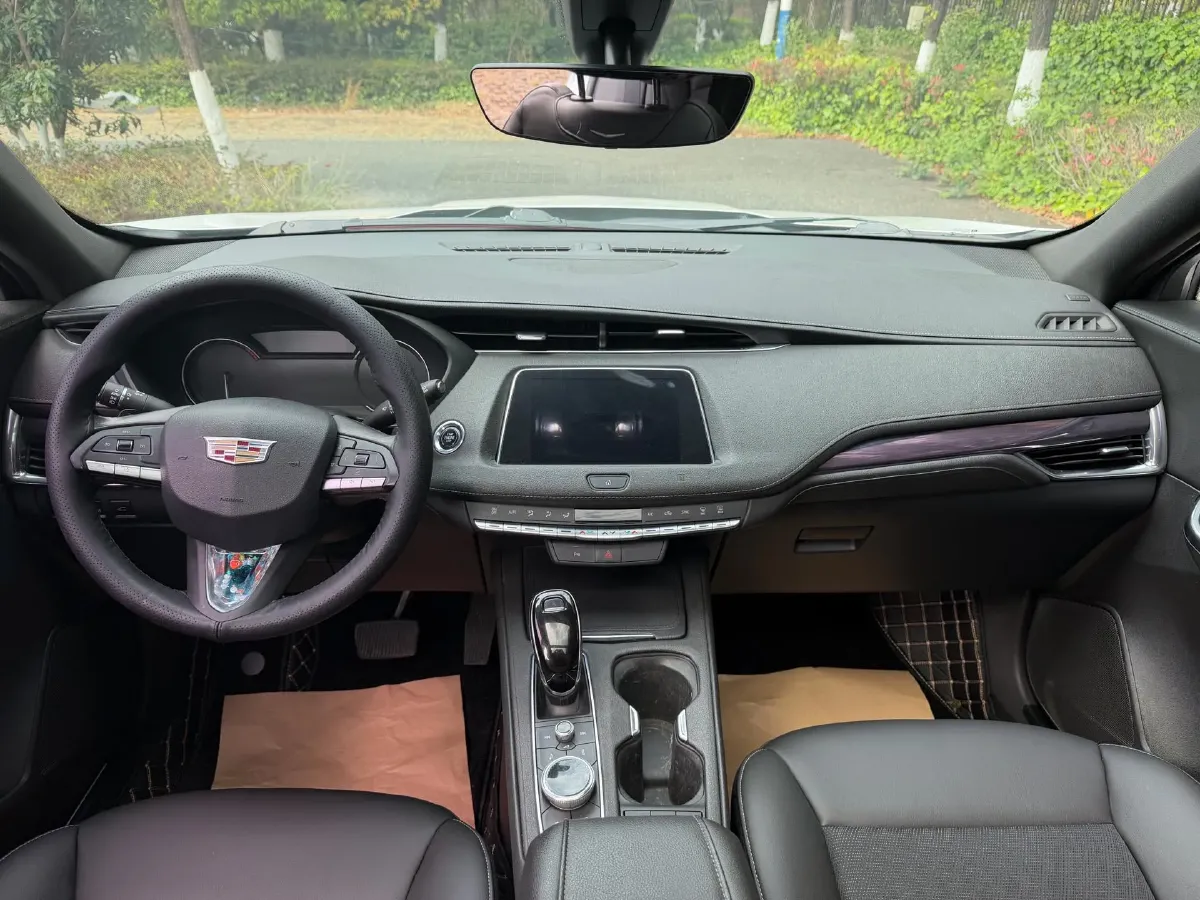 2020 Cadillac XT4 2.0T 241HP L4 9AT,autocango,china used car exporter,china ev exporter,chinese used car exporter,chinese used ev exporter