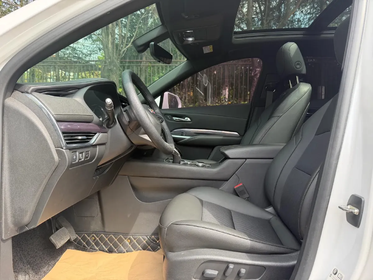 2020 Cadillac XT4 2.0T 241HP L4 9AT,autocango,china used car exporter,china ev exporter,chinese used car exporter,chinese used ev exporter