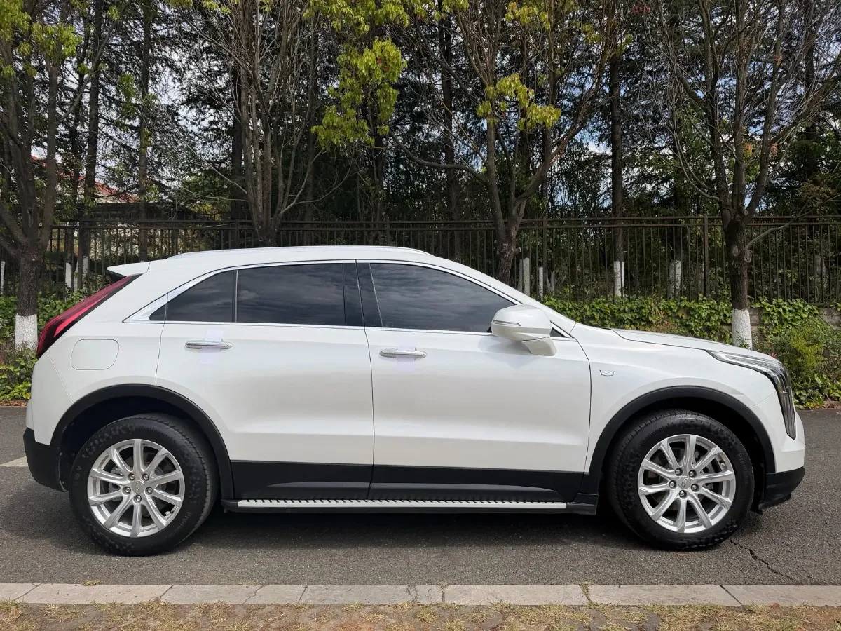 2020 Cadillac XT4 2.0T 241HP L4 9AT,autocango,china used car exporter,china ev exporter,chinese used car exporter,chinese used ev exporter