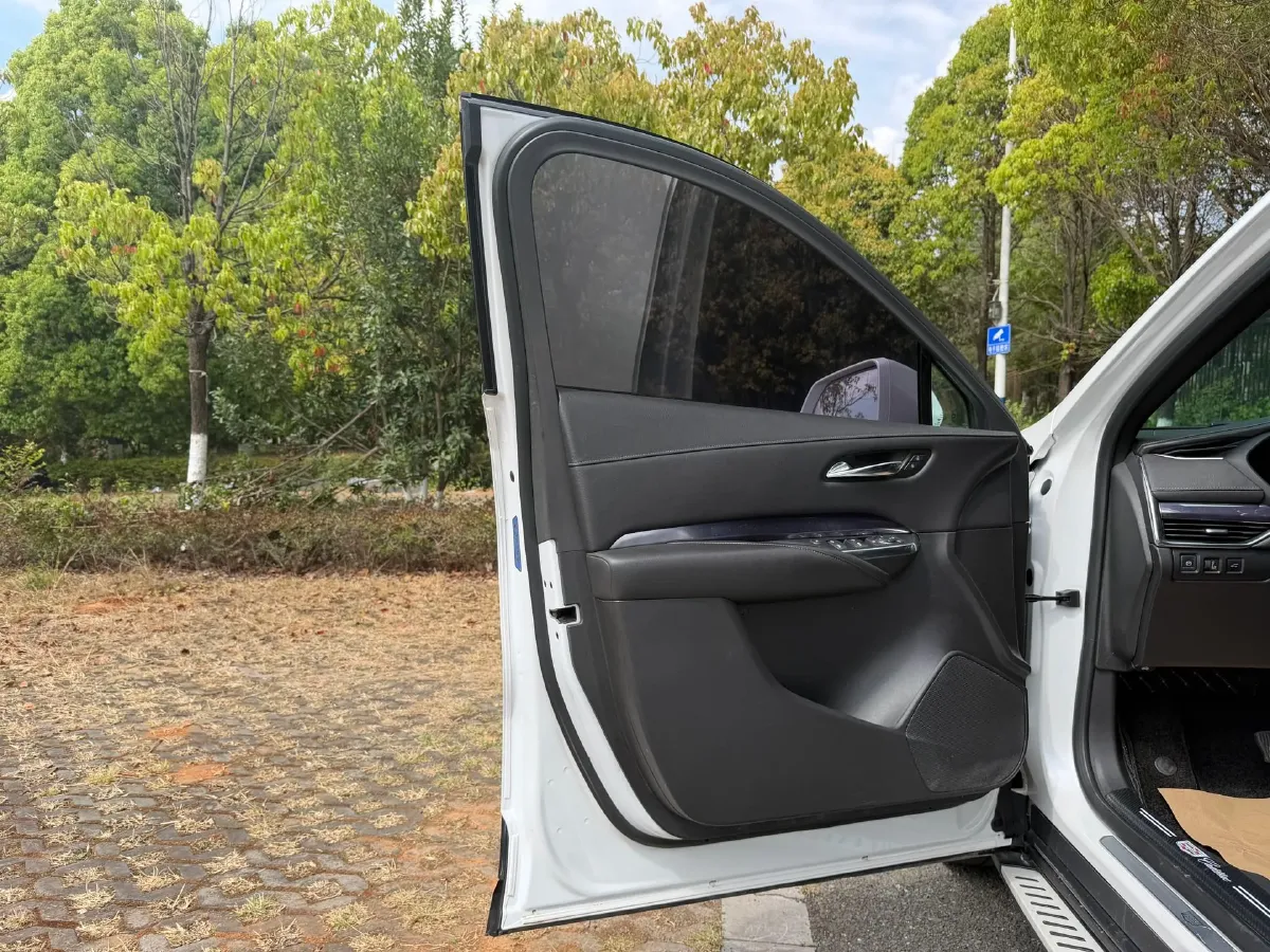 2020 Cadillac XT4 2.0T 241HP L4 9AT,autocango,china used car exporter,china ev exporter,chinese used car exporter,chinese used ev exporter