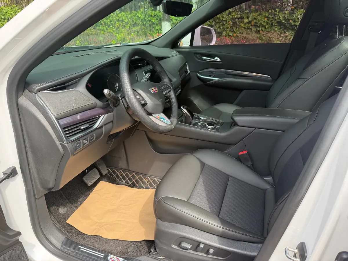 2020 Cadillac XT4 2.0T 241HP L4 9AT,autocango,china used car exporter,china ev exporter,chinese used car exporter,chinese used ev exporter