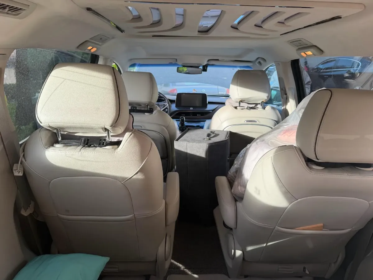 2021 Buick GL8 2.0T 237HP L4 9AT,autocango,china used car exporter,china ev exporter,chinese used car exporter,chinese used ev exporter