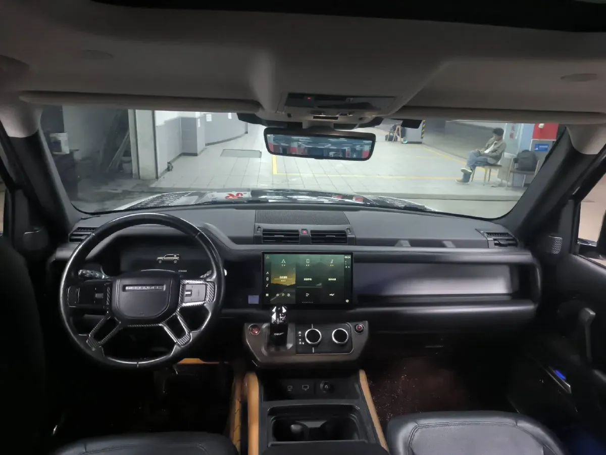 2023 Land Rover Defender 3.0T 400HP L6 8AT,autocango,china used car exporter,china ev exporter,chinese used car exporter,chinese used ev exporter
