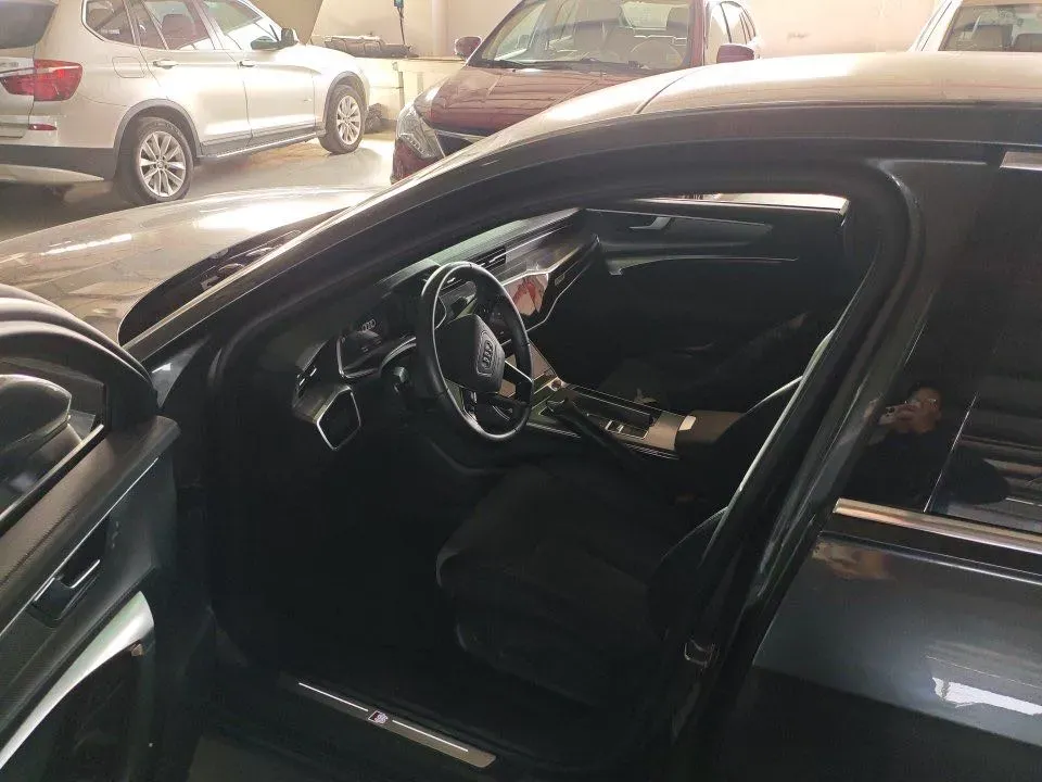 2021 Audi A6L 2.0T 224HP L4 7DCT,autocango,china used car exporter,china ev exporter,chinese used car exporter,chinese used ev exporter