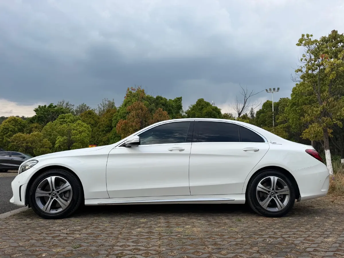 2020 Mercedes-Benz C Class 1.5T 184HP L4 9AT,autocango,china used car exporter,china ev exporter,chinese used car exporter,chinese used ev exporter