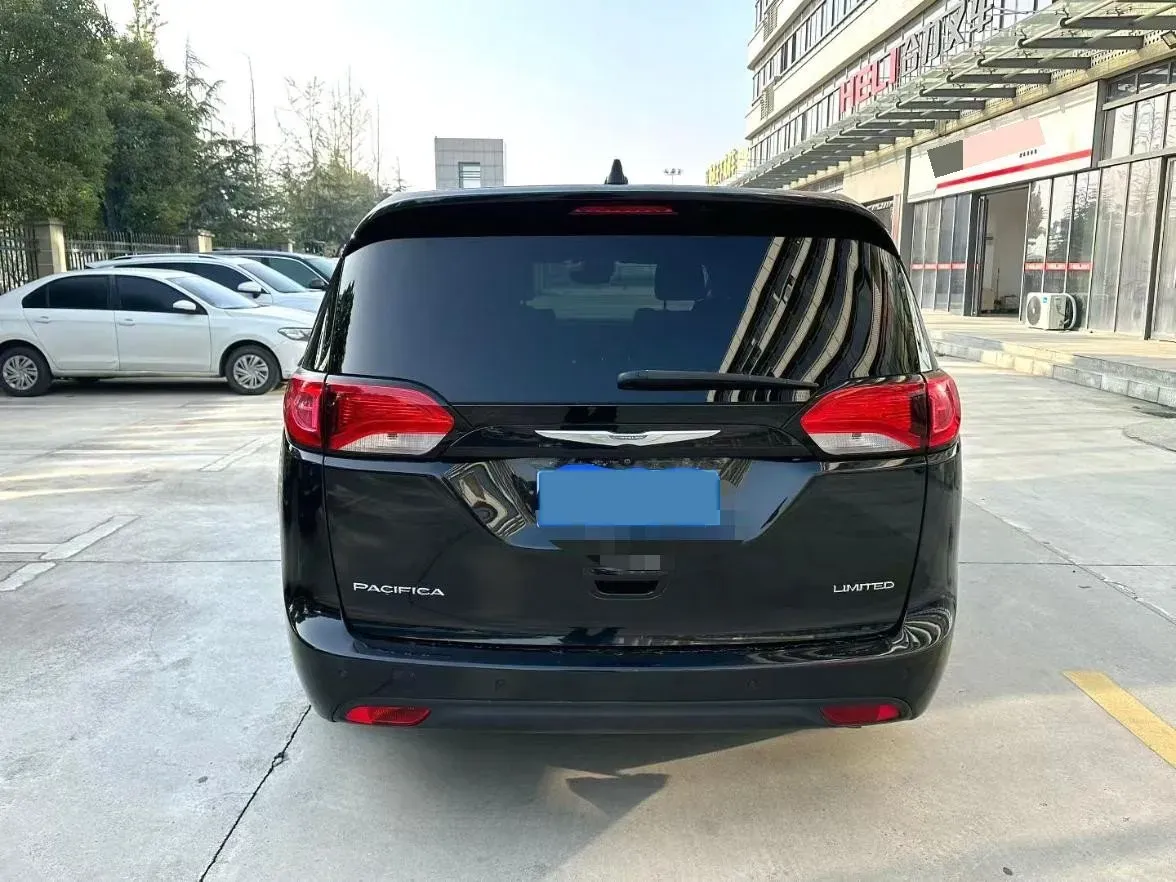 2017 Chrysler Pacifica 3.6L 279HP V6 9AT,autocango,china used car exporter,china ev exporter,chinese used car exporter,chinese used ev exporter