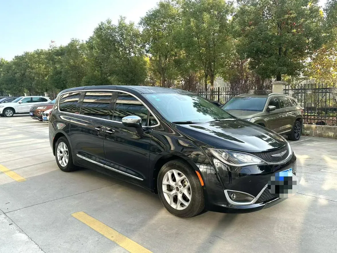 2017 Chrysler Pacifica 3.6L 279HP V6 9AT,autocango,china used car exporter,china ev exporter,chinese used car exporter,chinese used ev exporter