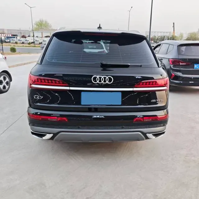 2023 Audi Q7 2.0T 265HP L4 8AT,autocango,china used car exporter,china ev exporter,chinese used car exporter,chinese used ev exporter