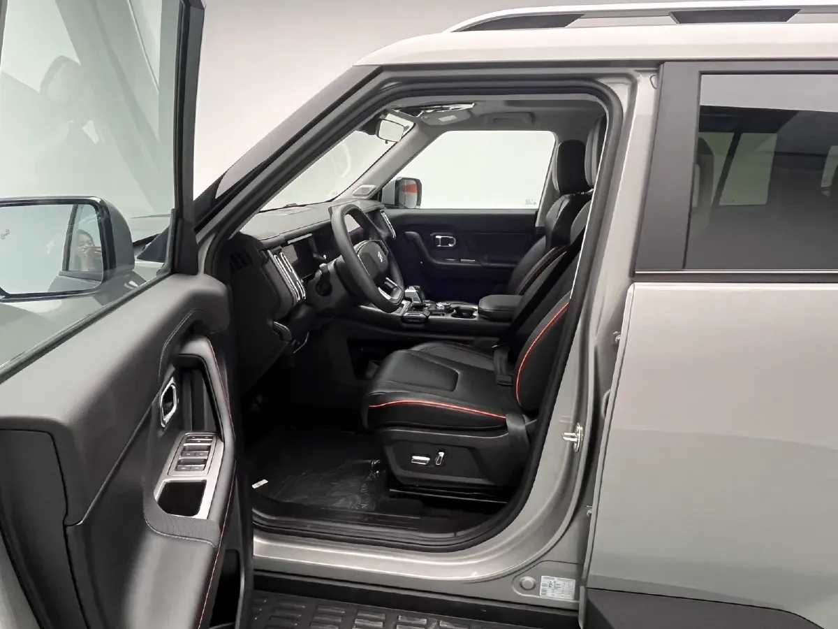 2025 MAXUS XinTu V70 2.0T 150HP L4 9AT,autocango,china used car exporter,china ev exporter,chinese used car exporter,chinese used ev exporter