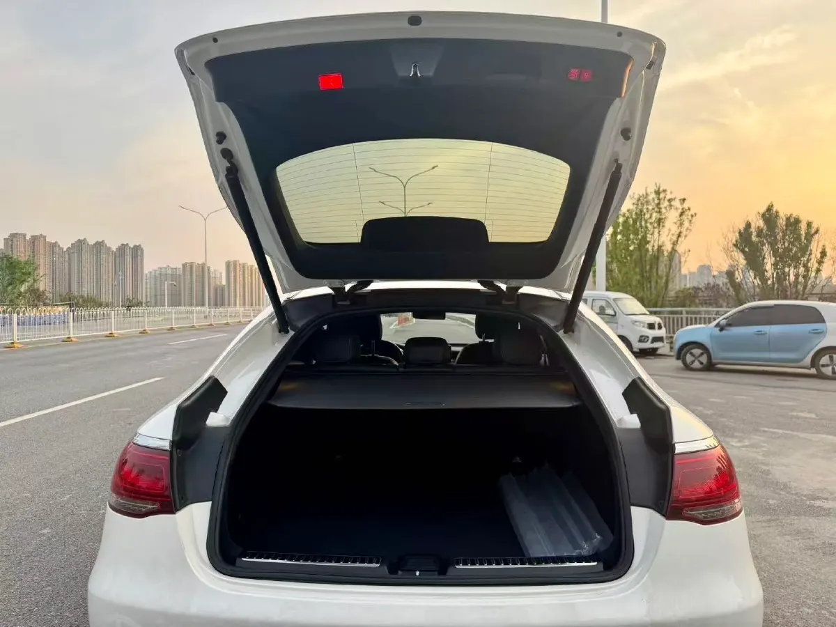 2021 Mercedes-Benz GLC Coupe 2.0T 258HP L4 9AT,autocango,china used car exporter,china ev exporter,chinese used car exporter,chinese used ev exporter