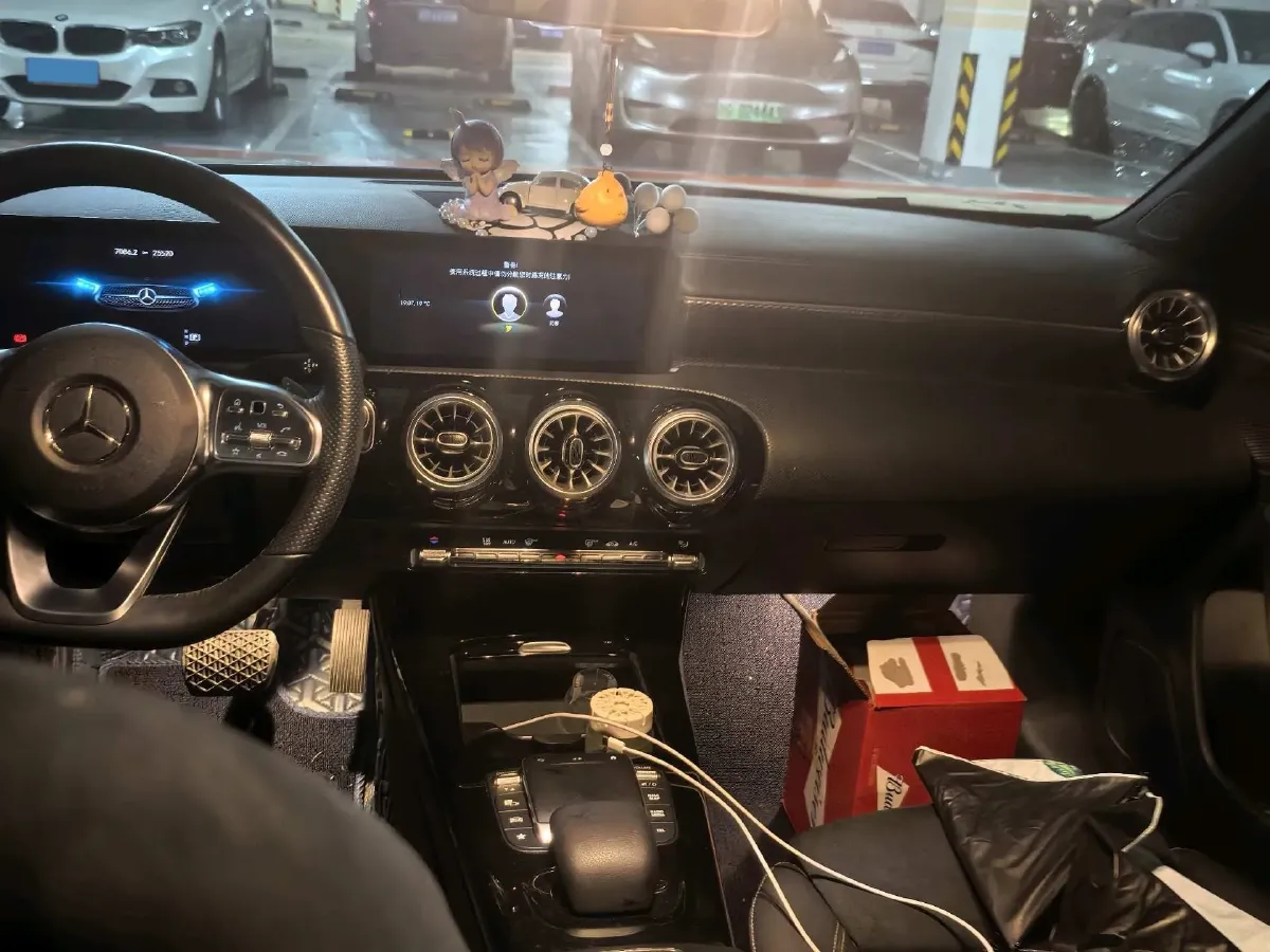 2022 Mercedes-Benz A Class 1.3T 163HP L4 7DCT,autocango,china used car exporter,china ev exporter,chinese used car exporter,chinese used ev exporter