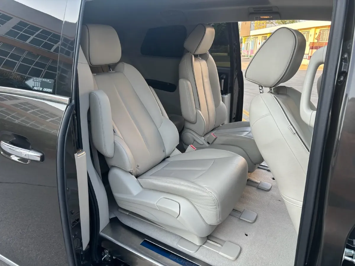 2021 Buick GL8 2.0T 237HP L4 9AT,autocango,china used car exporter,china ev exporter,chinese used car exporter,chinese used ev exporter