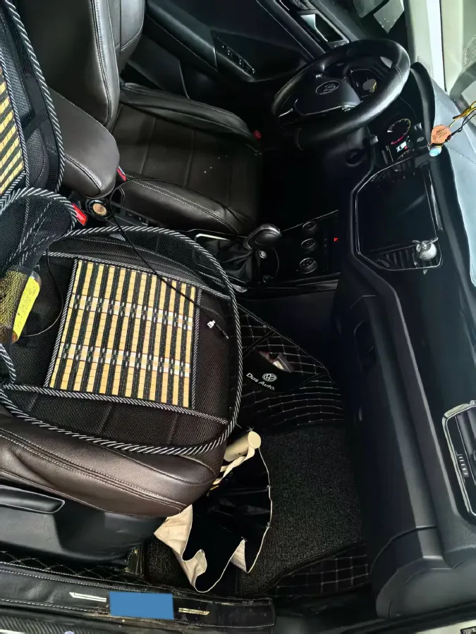 2021 Volkswagen T-Roc 1.4T 150HP L4 7DCT,autocango,china used car exporter,china ev exporter,chinese used car exporter,chinese used ev exporter