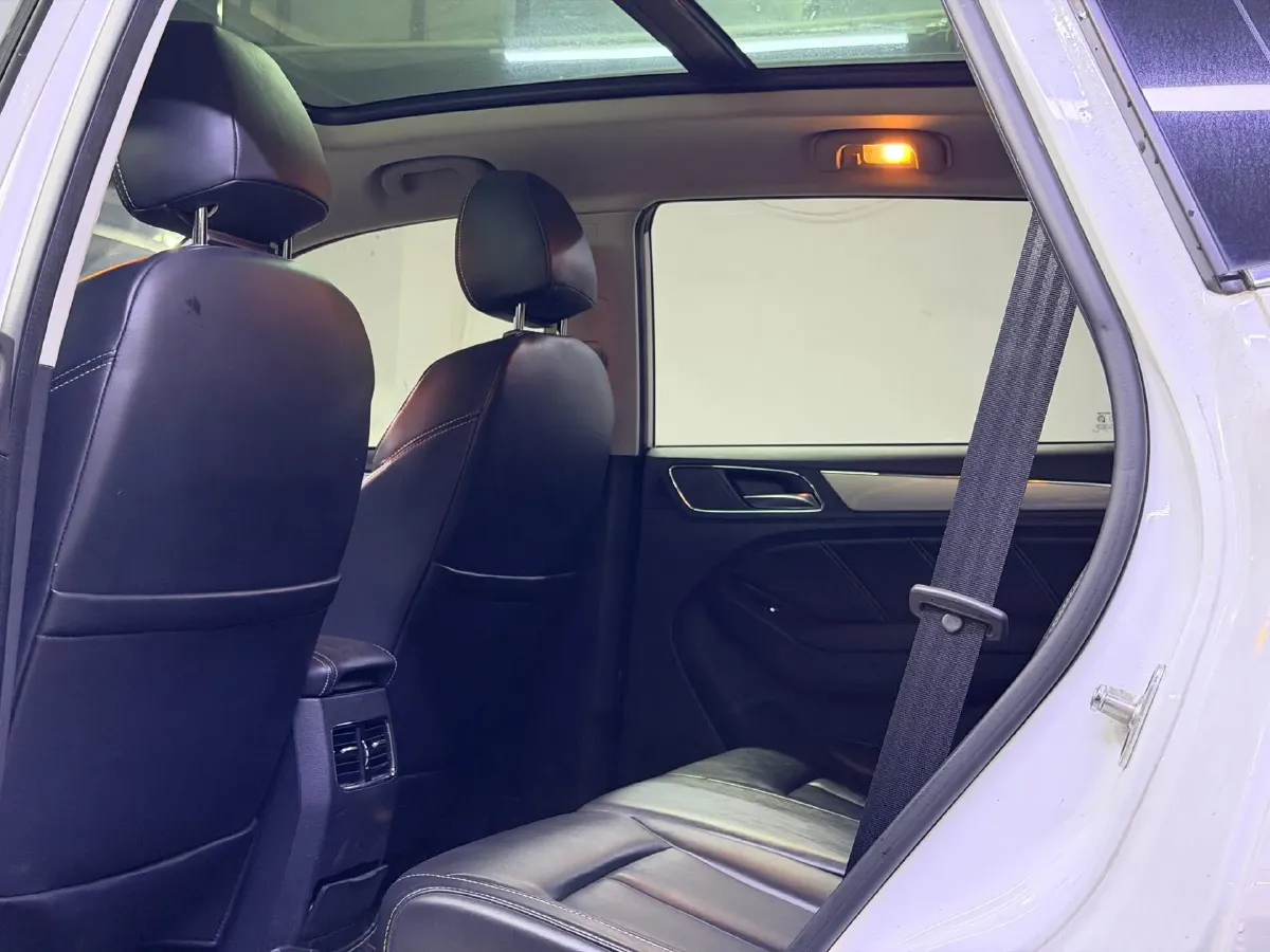 2019 Roewe i6 1.5T 169HP L4 7DCT,autocango,china used car exporter,china ev exporter,chinese used car exporter,chinese used ev exporter