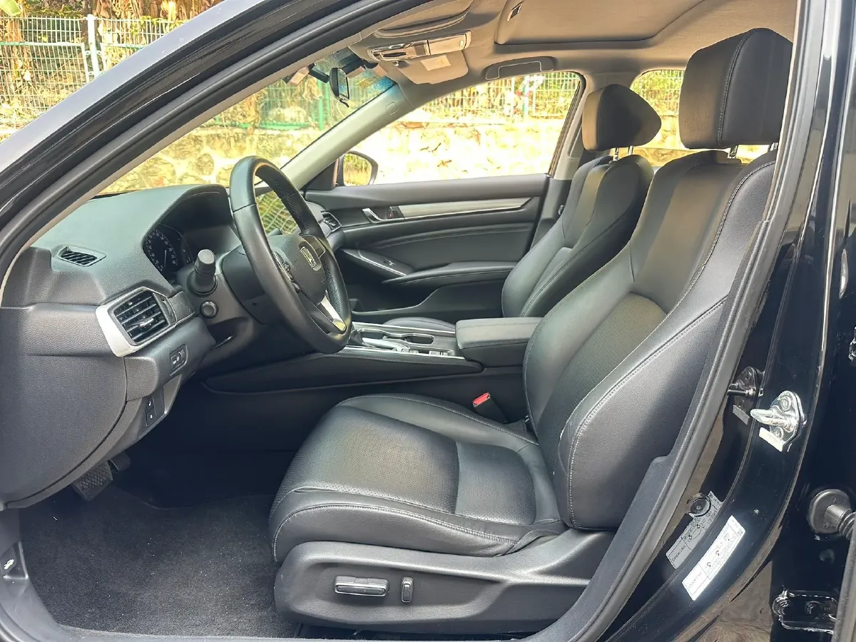 2022 Honda Accord 1.5T 194HP L4 CVT,autocango,china used car exporter,china ev exporter,chinese used car exporter,chinese used ev exporter