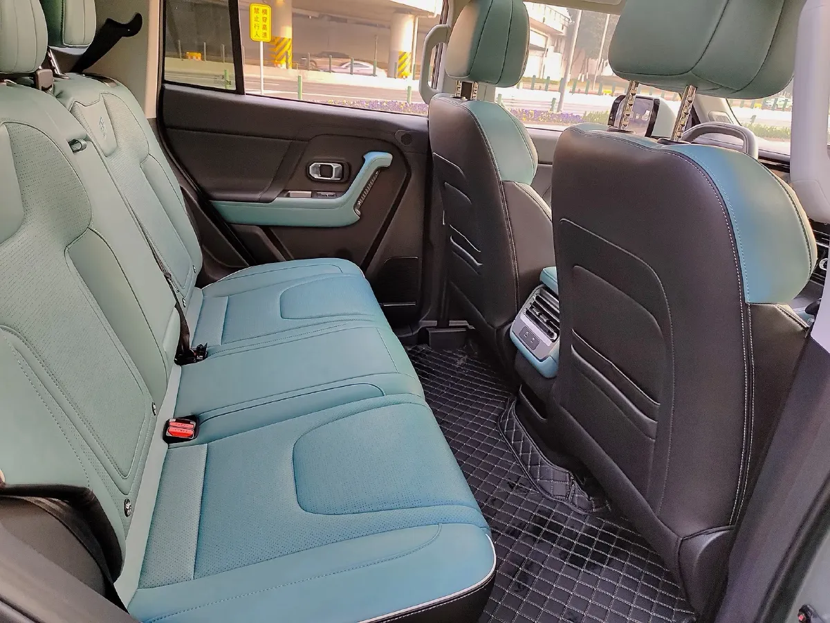 2025 Jetour Traveller 1.5T 184HP L4 7DCT,autocango,china used car exporter,china ev exporter,chinese used car exporter,chinese used ev exporter